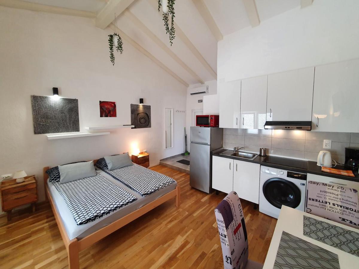 Villa Carmen Draga Bašćanska Exteriör bild