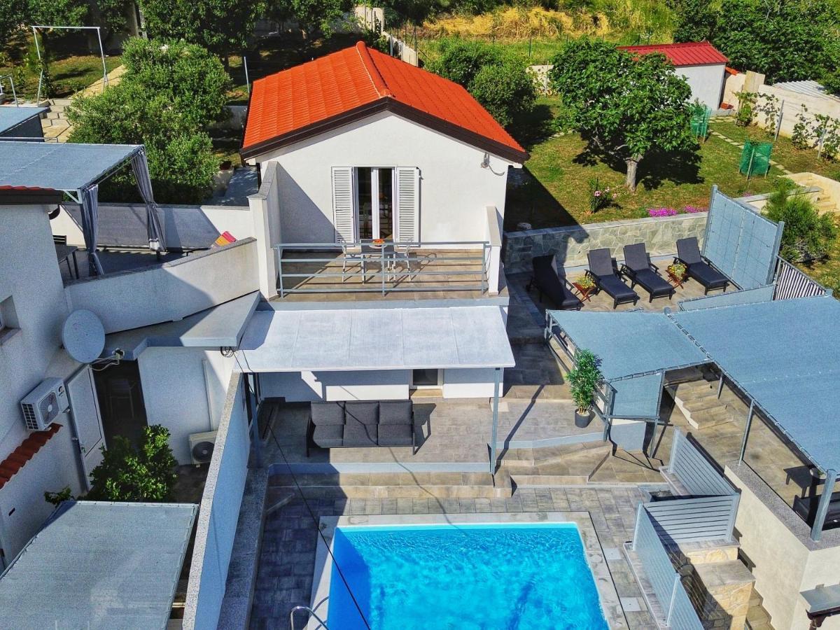 Villa Carmen Draga Bašćanska Exteriör bild